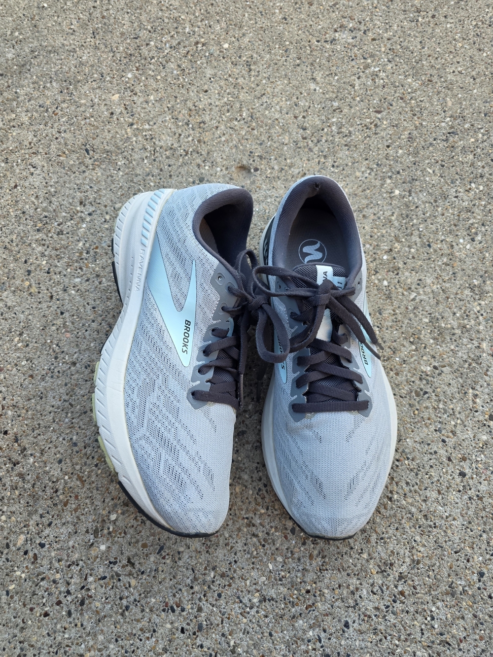 Brooks Sneaker Women Size 9B